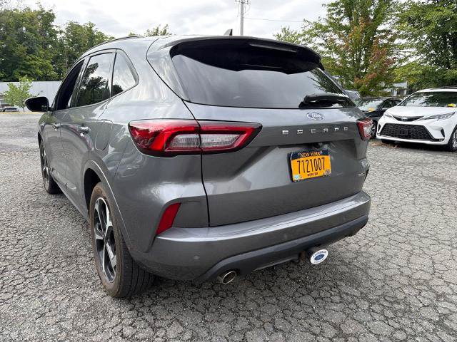 Certified 2023 Ford Escape ST-Line Select w/ Tech Pack #2 AWD/4WD image 2