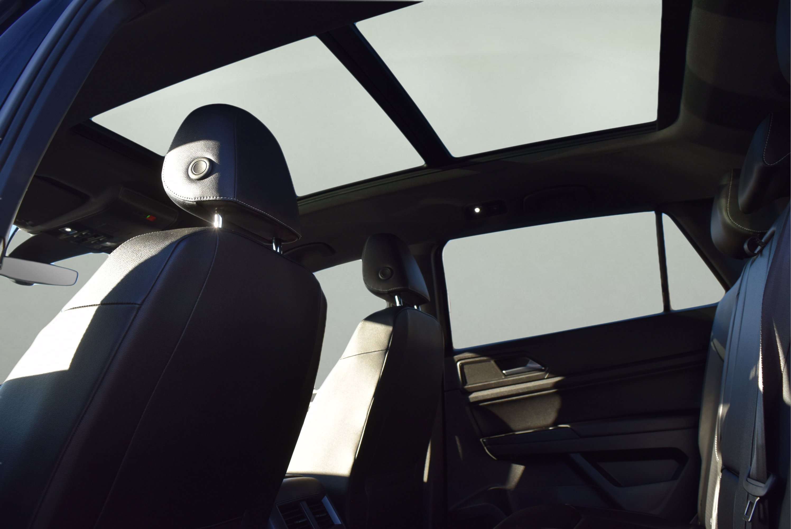 Used 2020 Volkswagen Atlas Cross Sport SEL image 7