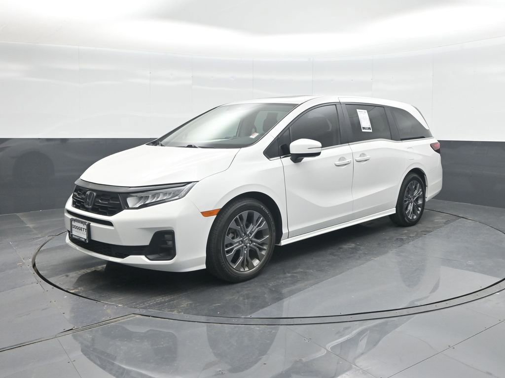 Used 2025 Honda Odyssey Touring image 3