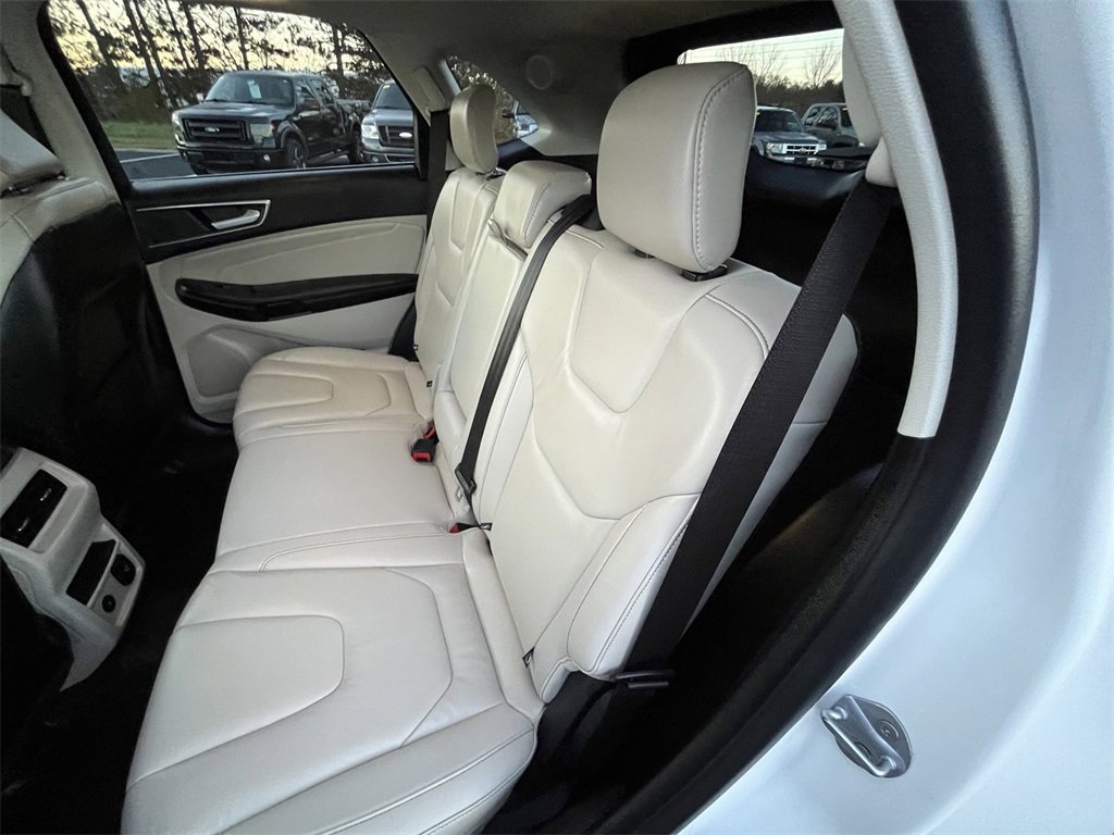 Certified 2022 Ford Edge Titanium w/ Class II Trailer Tow Package image 23