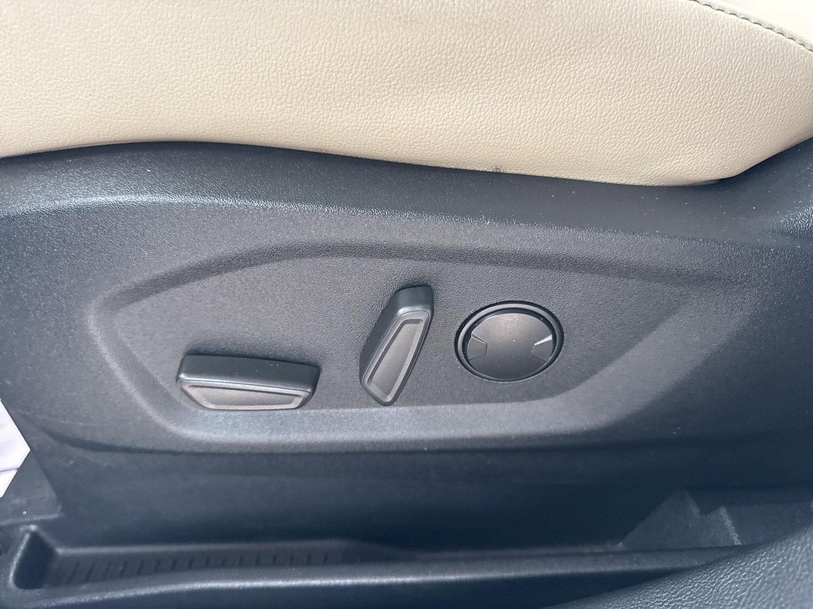 Certified 2021 Ford Edge Titanium image 25