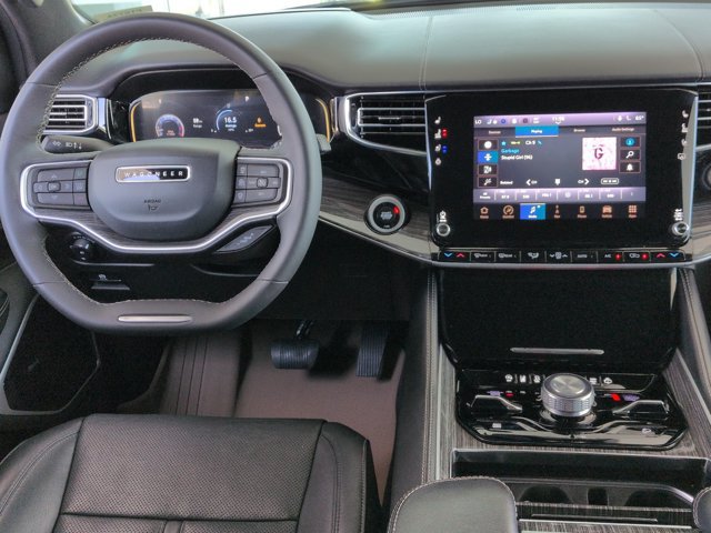 Used 2022 Jeep Wagoneer Series III w/ Premium Group I AWD/4WD image 31