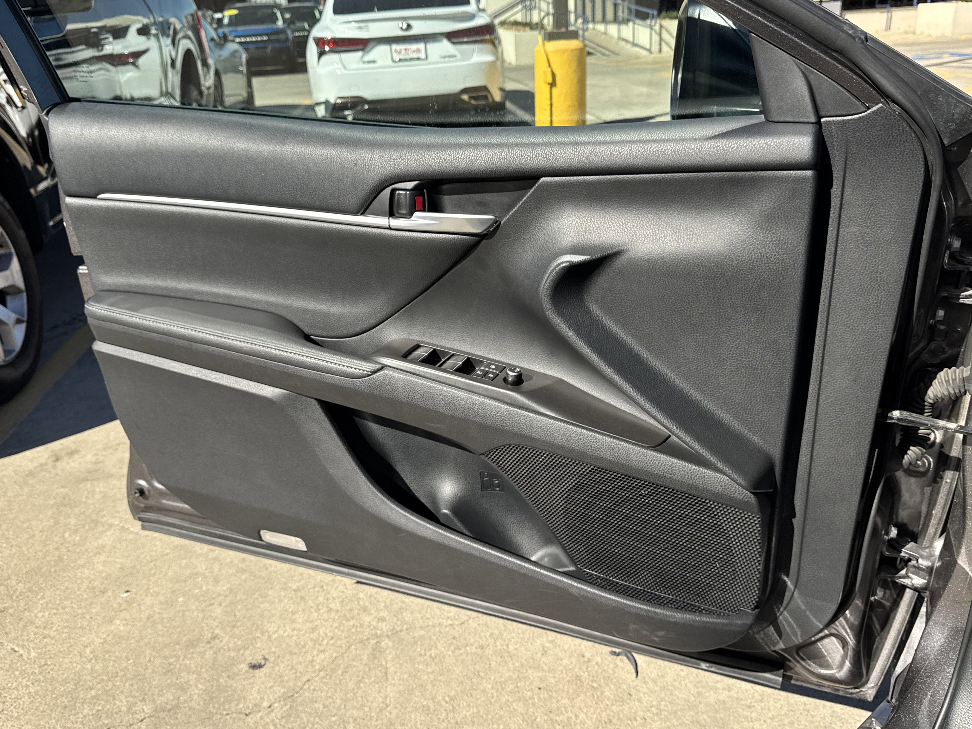 Used 2023 Toyota Camry XSE image 21