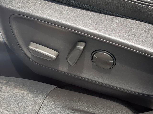 Certified 2025 Ford Escape SE w/ PHEV Premium Package FWD image 23