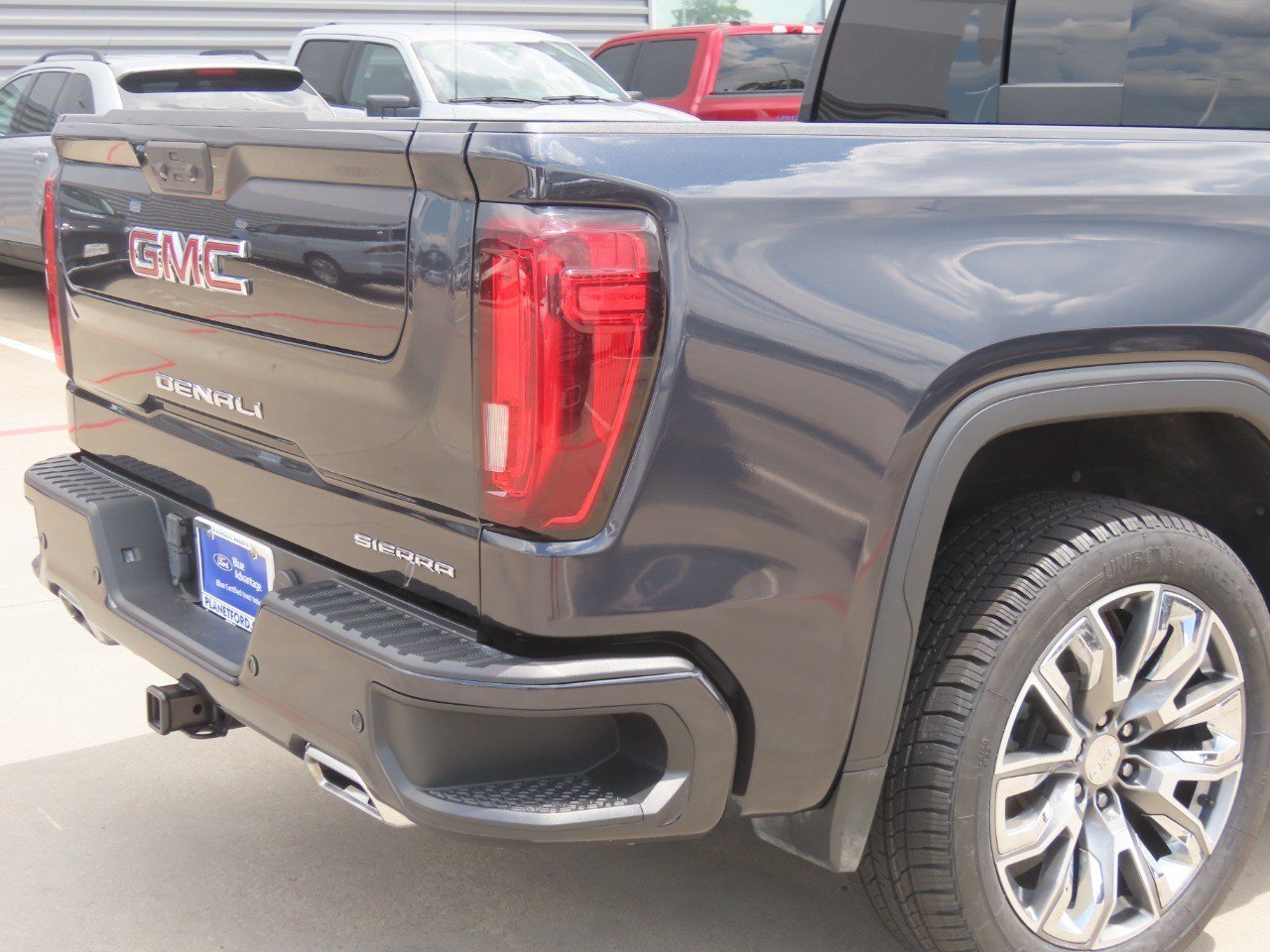 Used 2023 GMC Sierra 1500 Denali w/ Denali Reserve Package AWD/4WD image 12