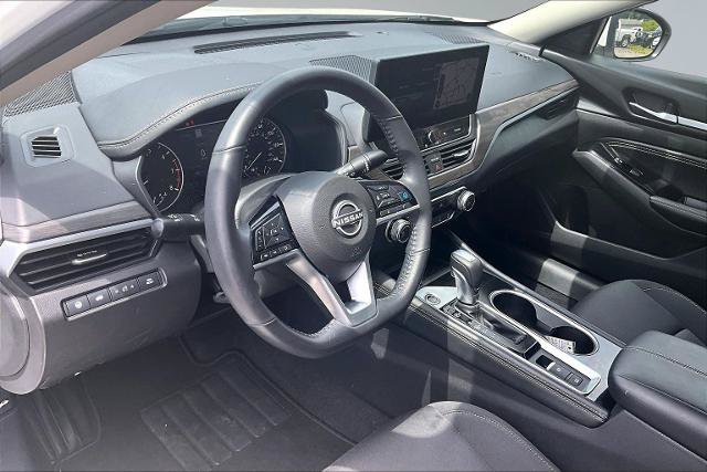 Used 2023 Nissan Altima 2.5 SV w/ SV Premium Package AWD/4WD image 14