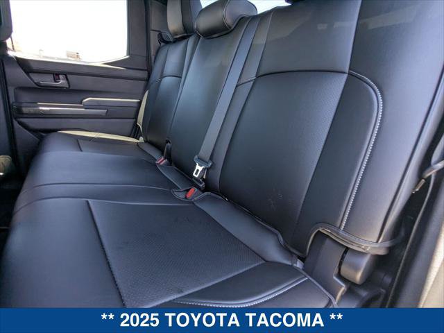 Used 2025 Toyota Tacoma TRD Sport AWD/4WD image 21