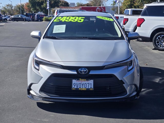 Used 2025 Toyota Corolla LE w/ Convenience Package FWD image 2