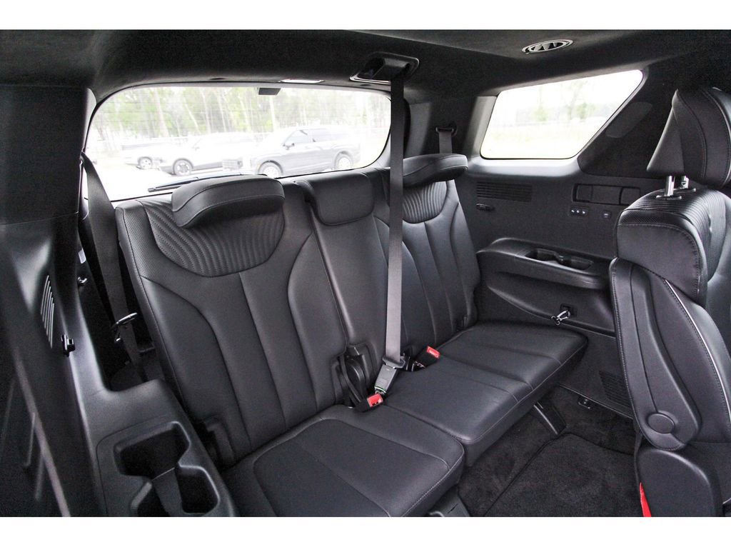 Used 2024 Hyundai Palisade Calligraphy image 11
