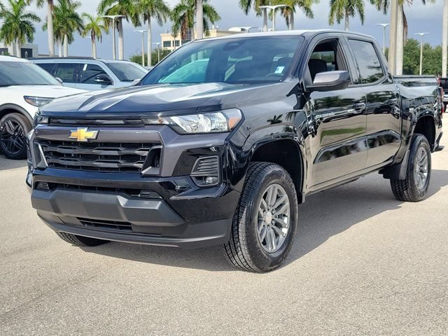 Used 2024 Chevrolet Colorado LT w/ LT Convenience Package RWD image 3