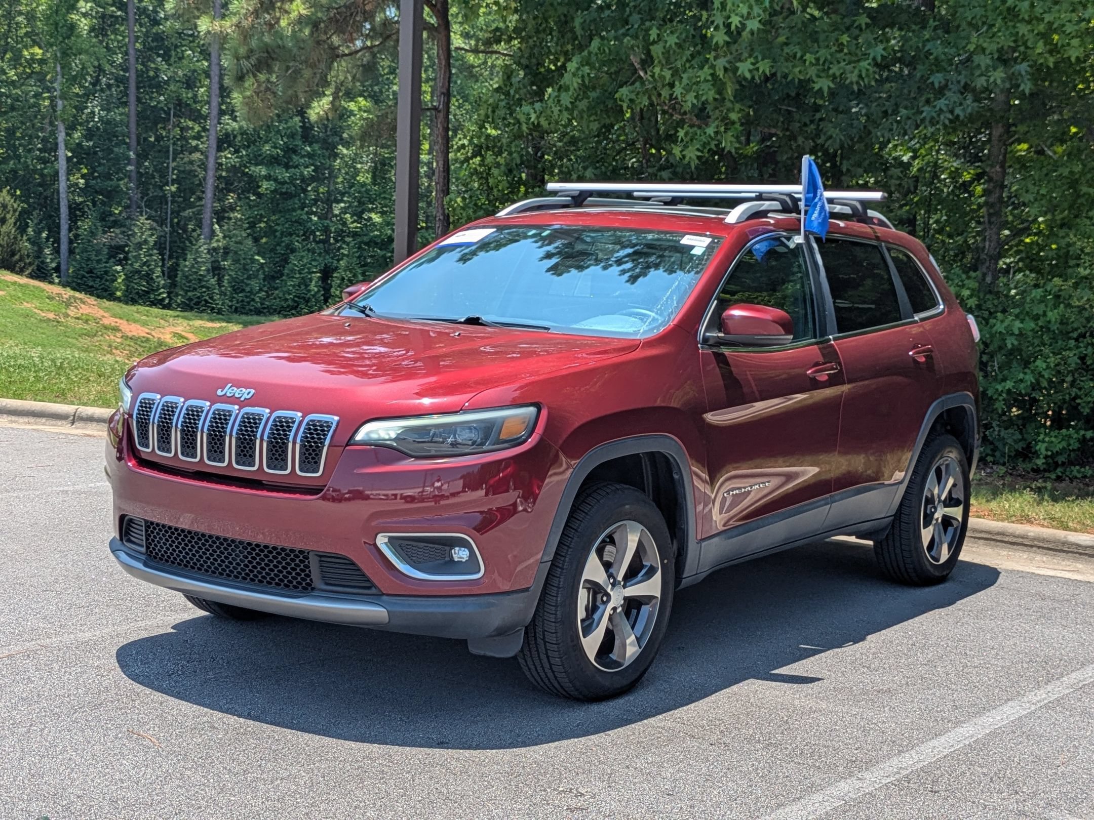 Used 2019 Jeep Cherokee Limited AWD/4WD image 6