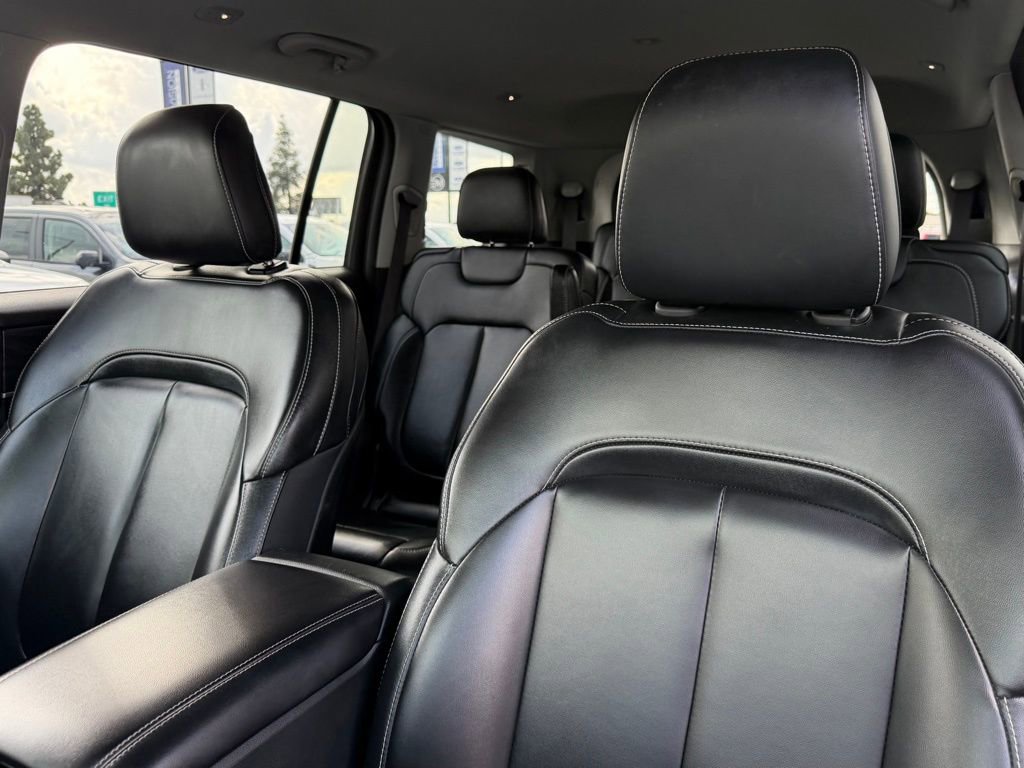 Used 2023 Jeep Grand Cherokee L Limited image 16