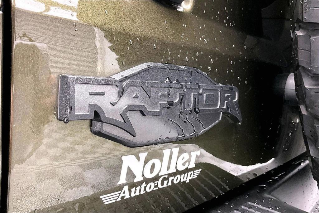 Certified 2025 Ford Bronco Raptor w/ Interior Carbon Fiber Pack AWD/4WD image 8