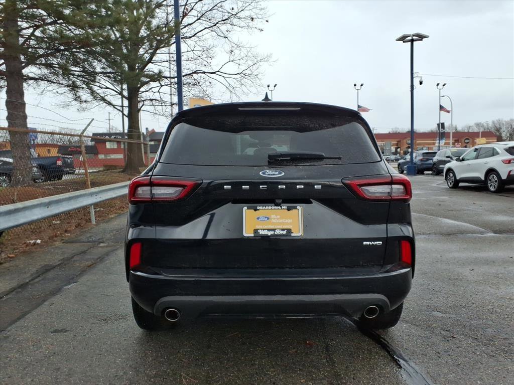 Certified 2023 Ford Escape ST-Line Select image 3