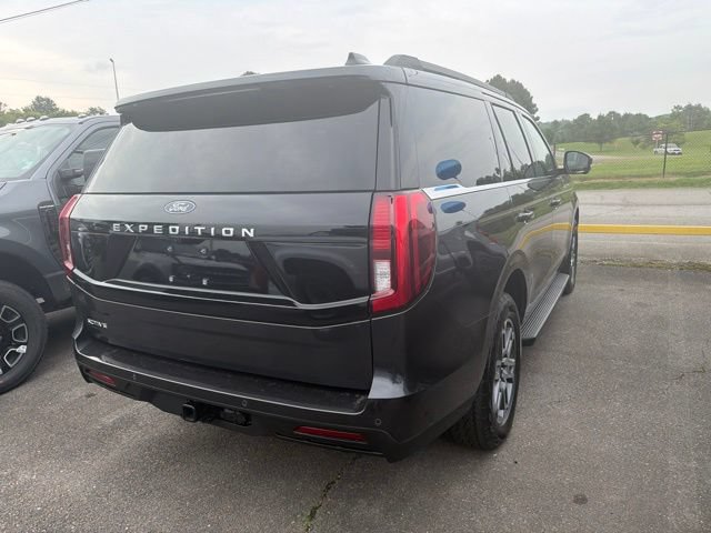 Certified 2025 Ford Expedition Active AWD/4WD image 21