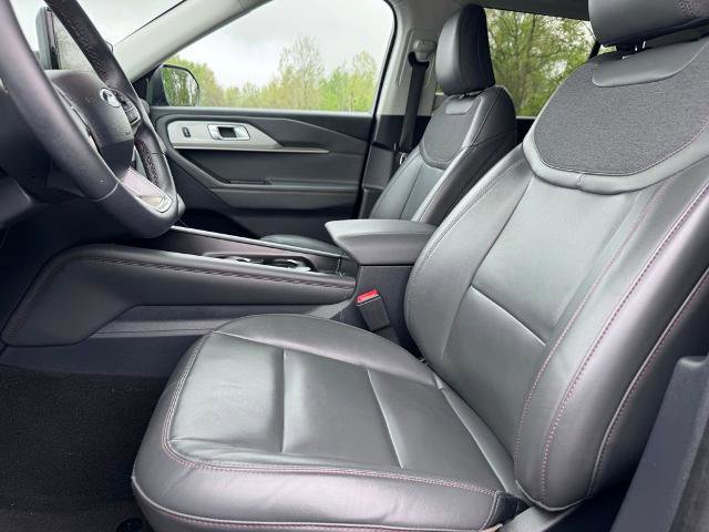 Certified 2025 Ford Explorer Active w/ Active Comfort Package AWD/4WD image 15
