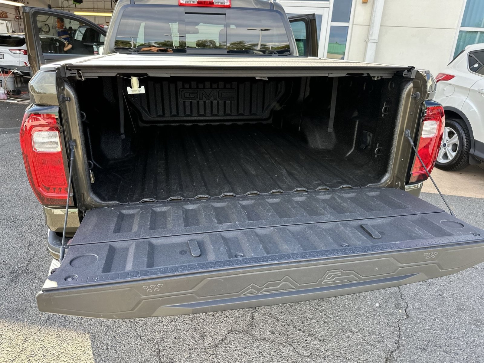 Used 2023 GMC Canyon AT4 w/ AT4 Premium Package AWD/4WD image 34