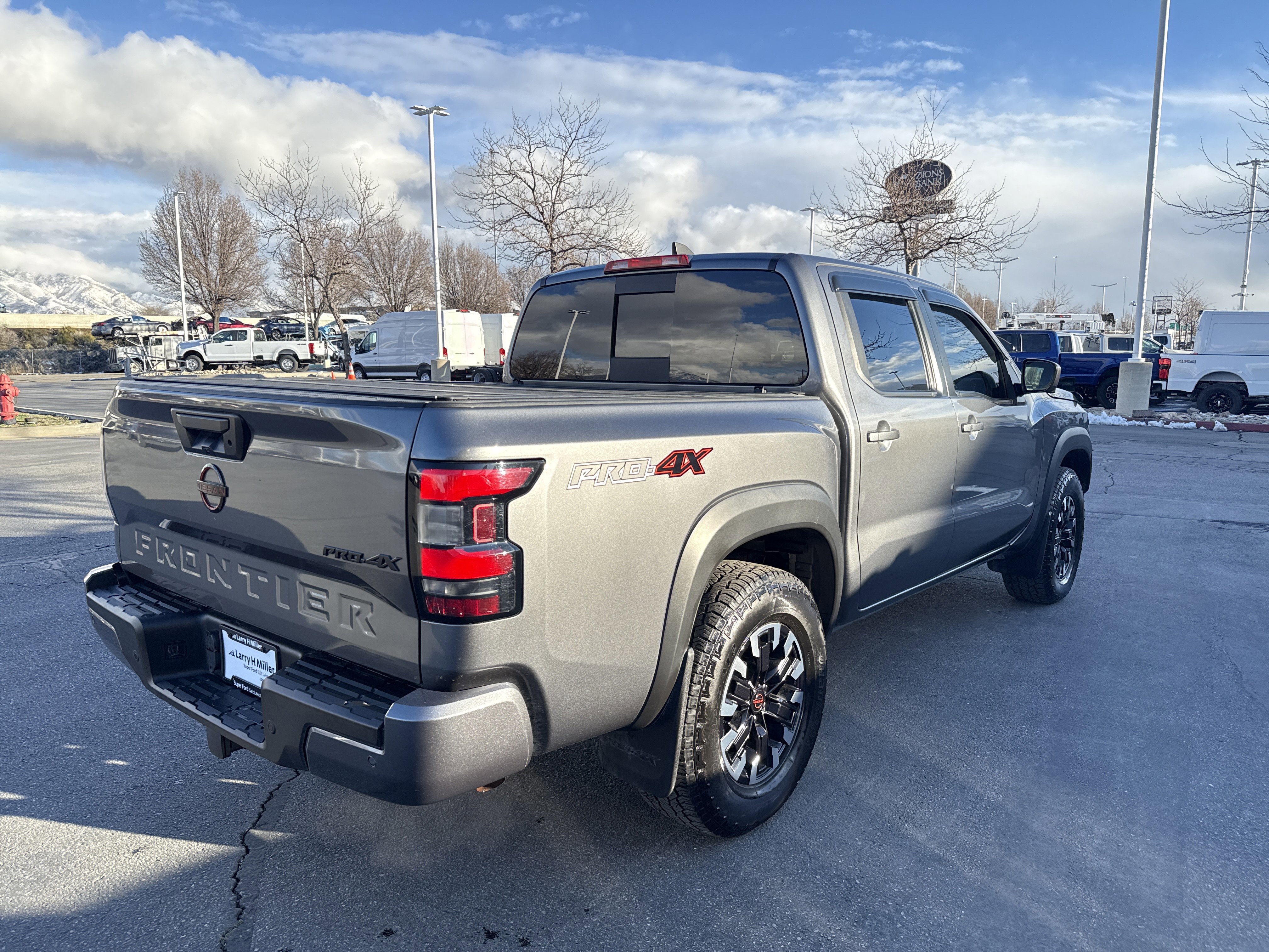Used 2024 Nissan Frontier PRO-4X w/ Pro Convenience Package image 3
