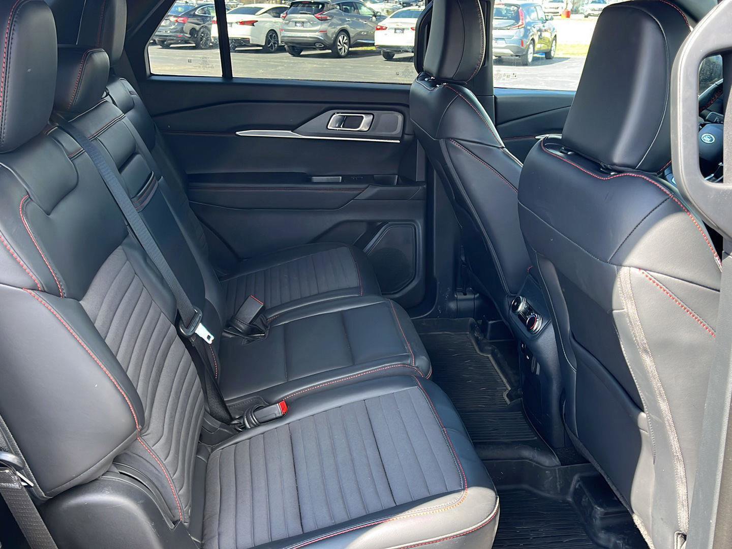 Certified 2025 Ford Explorer ST-Line w/ ST-Line Street Pack image 14