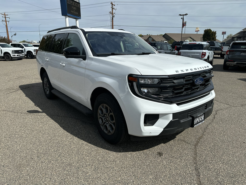 Certified 2025 Ford Expedition Active AWD/4WD image 4