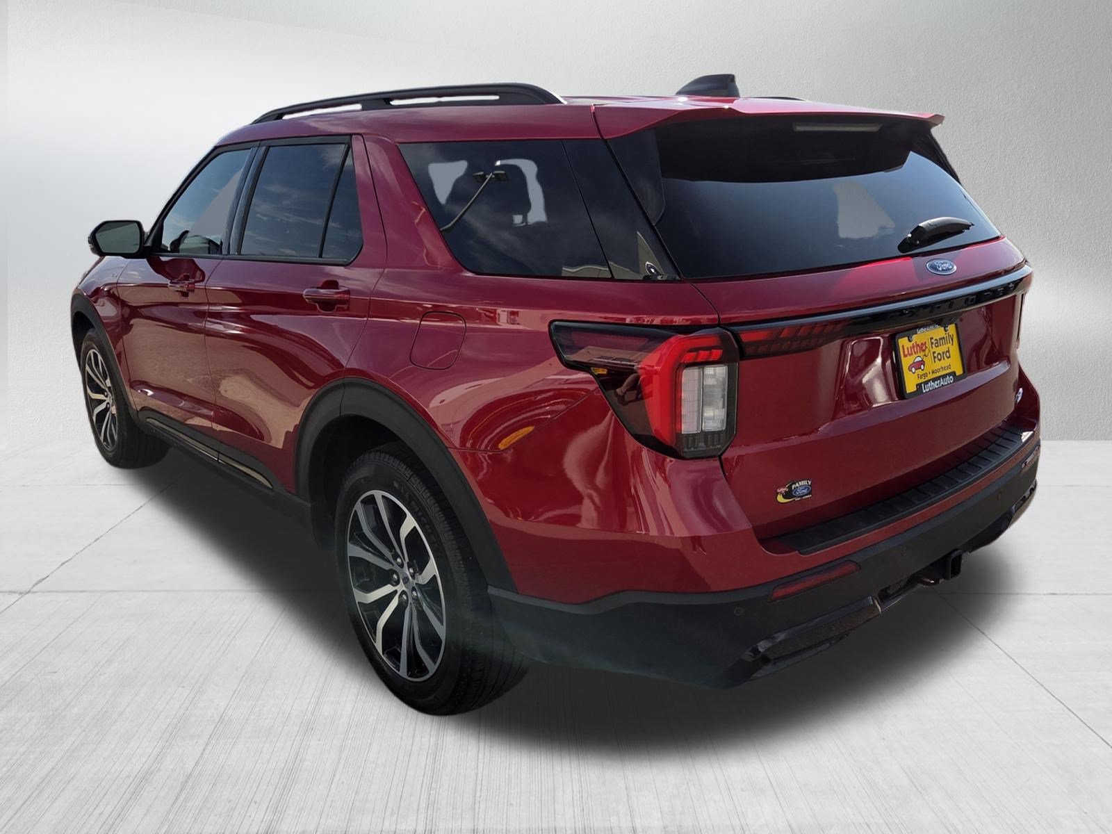 Certified 2025 Ford Explorer ST-Line AWD/4WD image 5