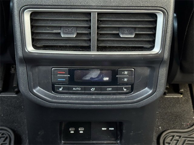 Used 2025 Volkswagen Atlas SEL Premium R-Line image 30