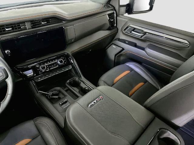 Used 2025 GMC Sierra 2500 AT4 w/ Technology Package AWD/4WD image 11