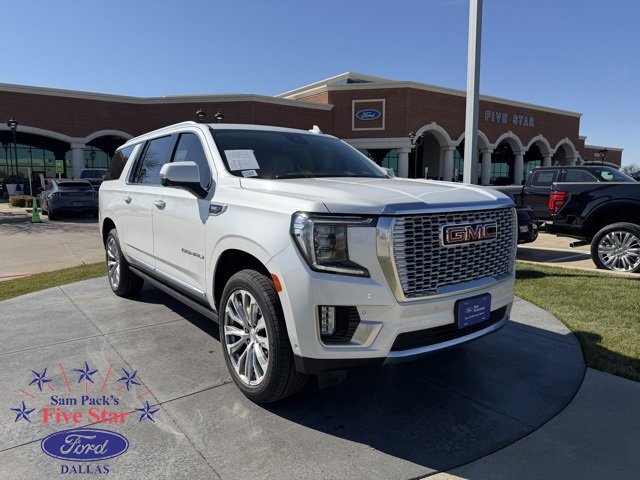 Used 2023 GMC Yukon XL Denali w/ Denali Reserve Package image 4