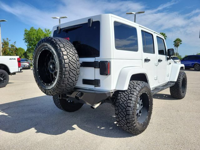 Used 2017 Jeep Wrangler Unlimited Sahara w/ Max Tow Package AWD/4WD image 6