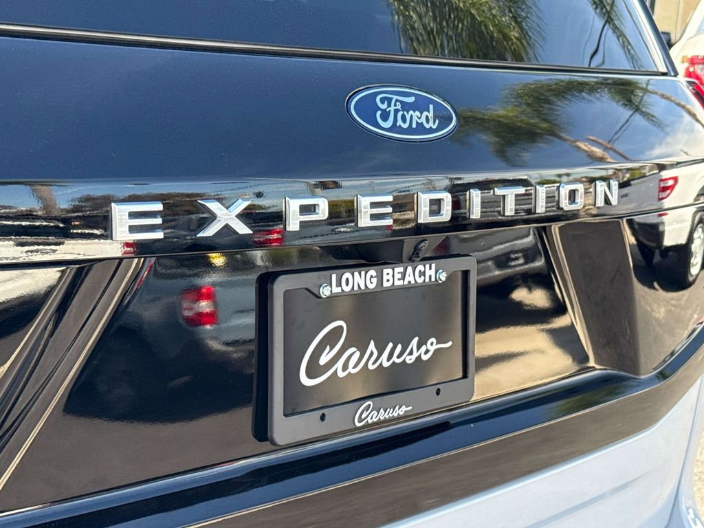 Certified 2025 Ford Expedition Active image 6