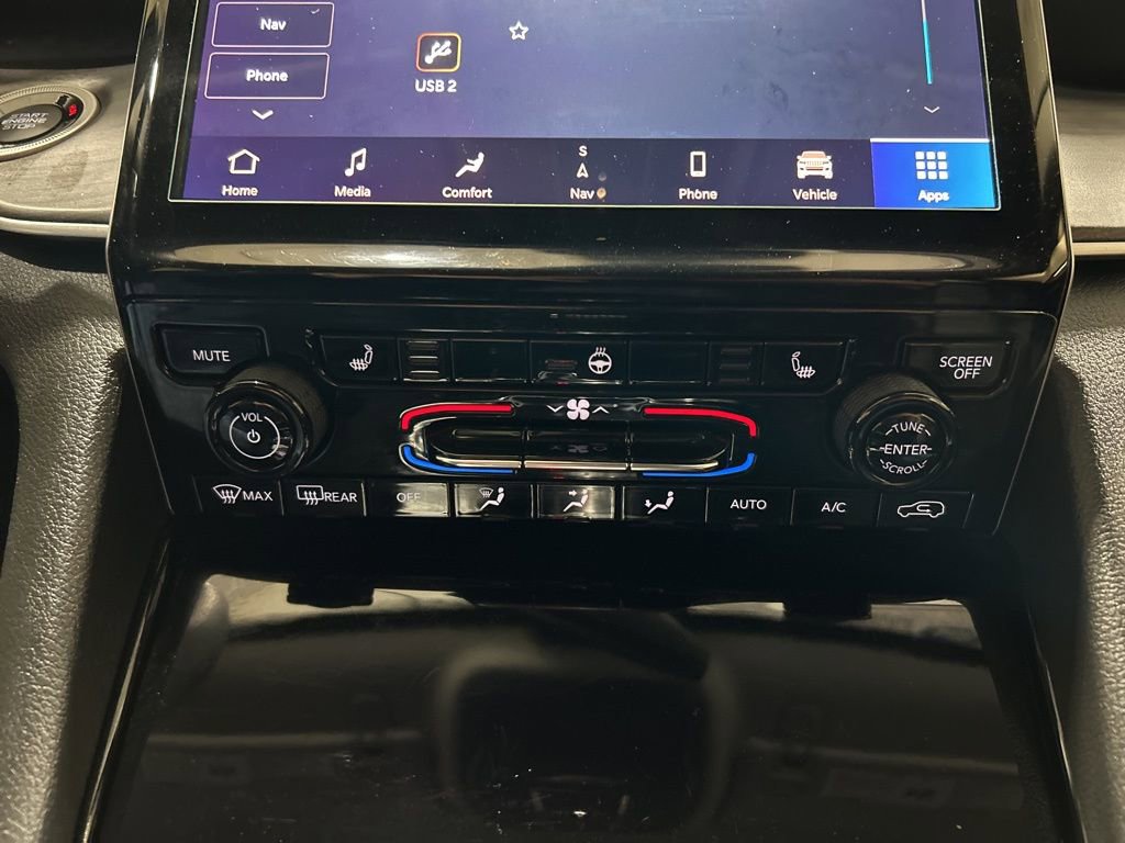 Used 2023 Jeep Grand Cherokee L Limited image 19