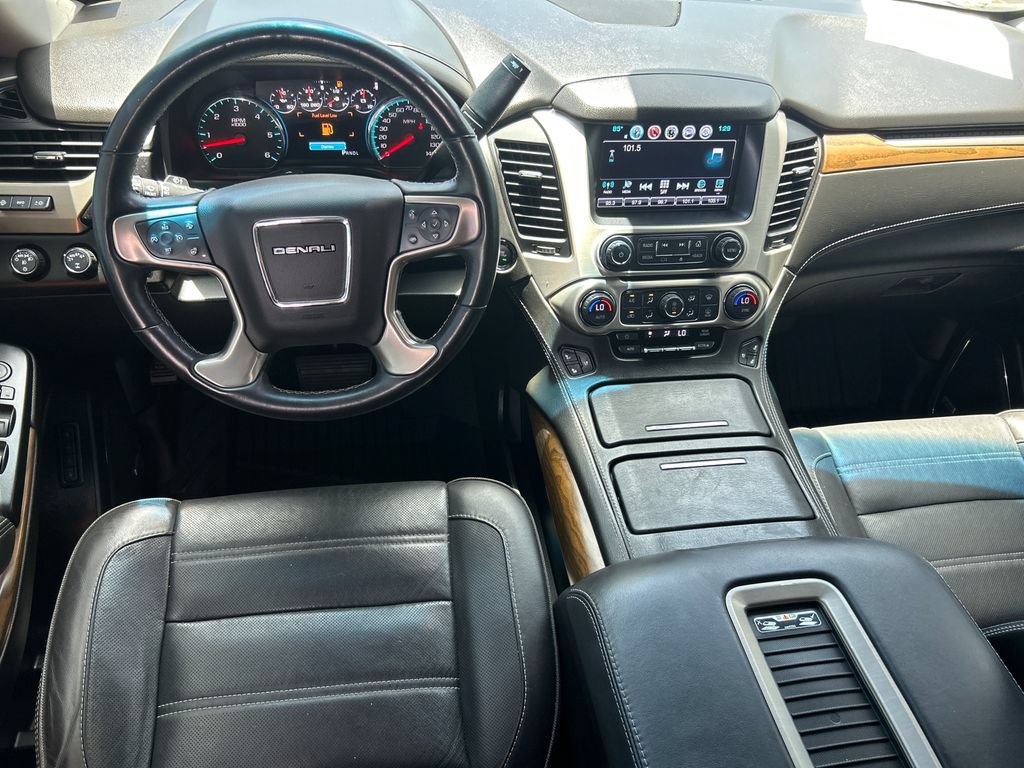 Used 2019 GMC Yukon Denali w/ Denali Ultimate Package AWD/4WD image 26