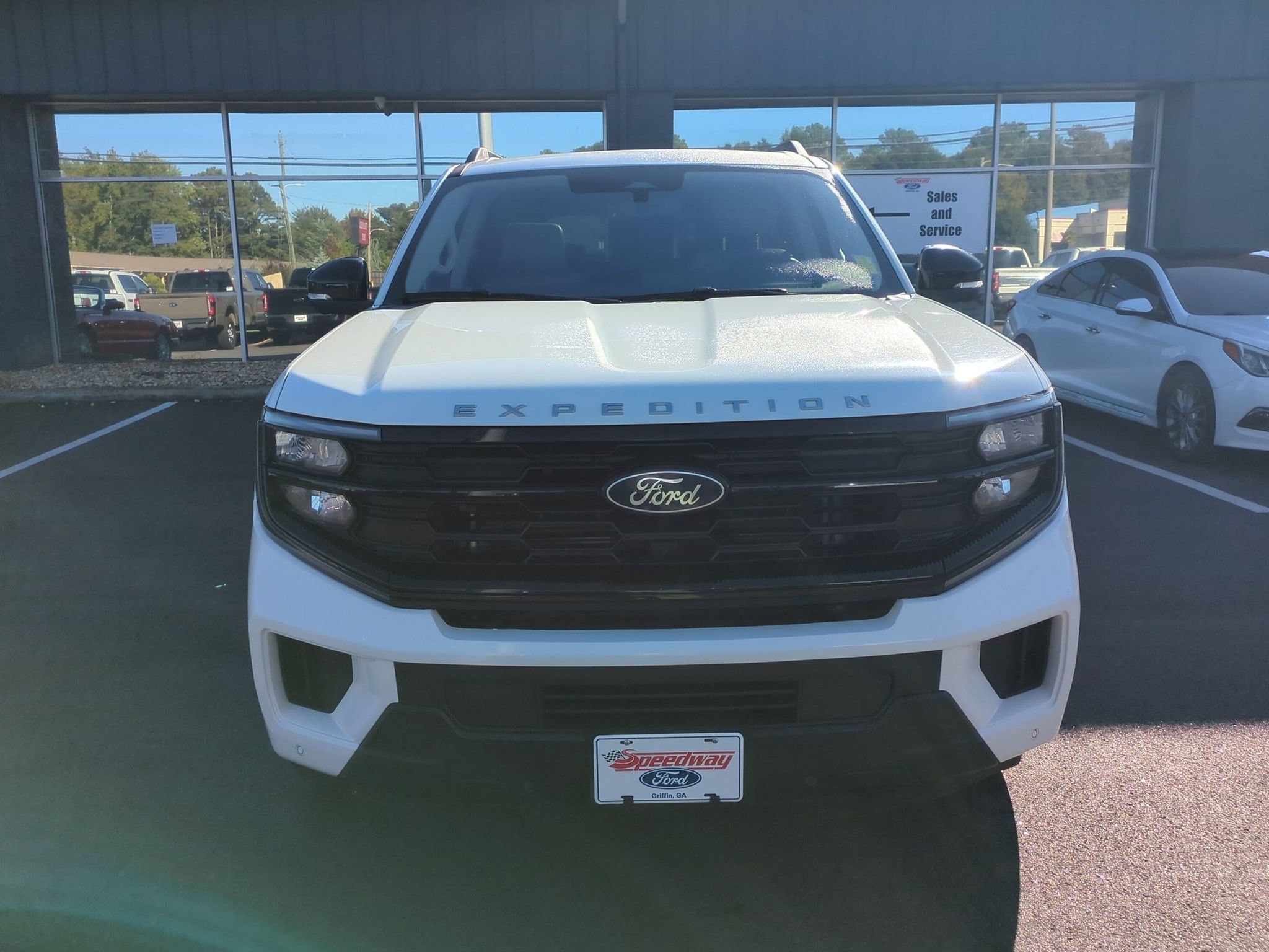 Certified 2025 Ford Expedition Active AWD/4WD image 2