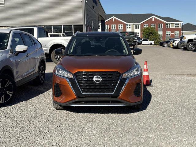 Used 2024 Nissan Kicks SV FWD image 2