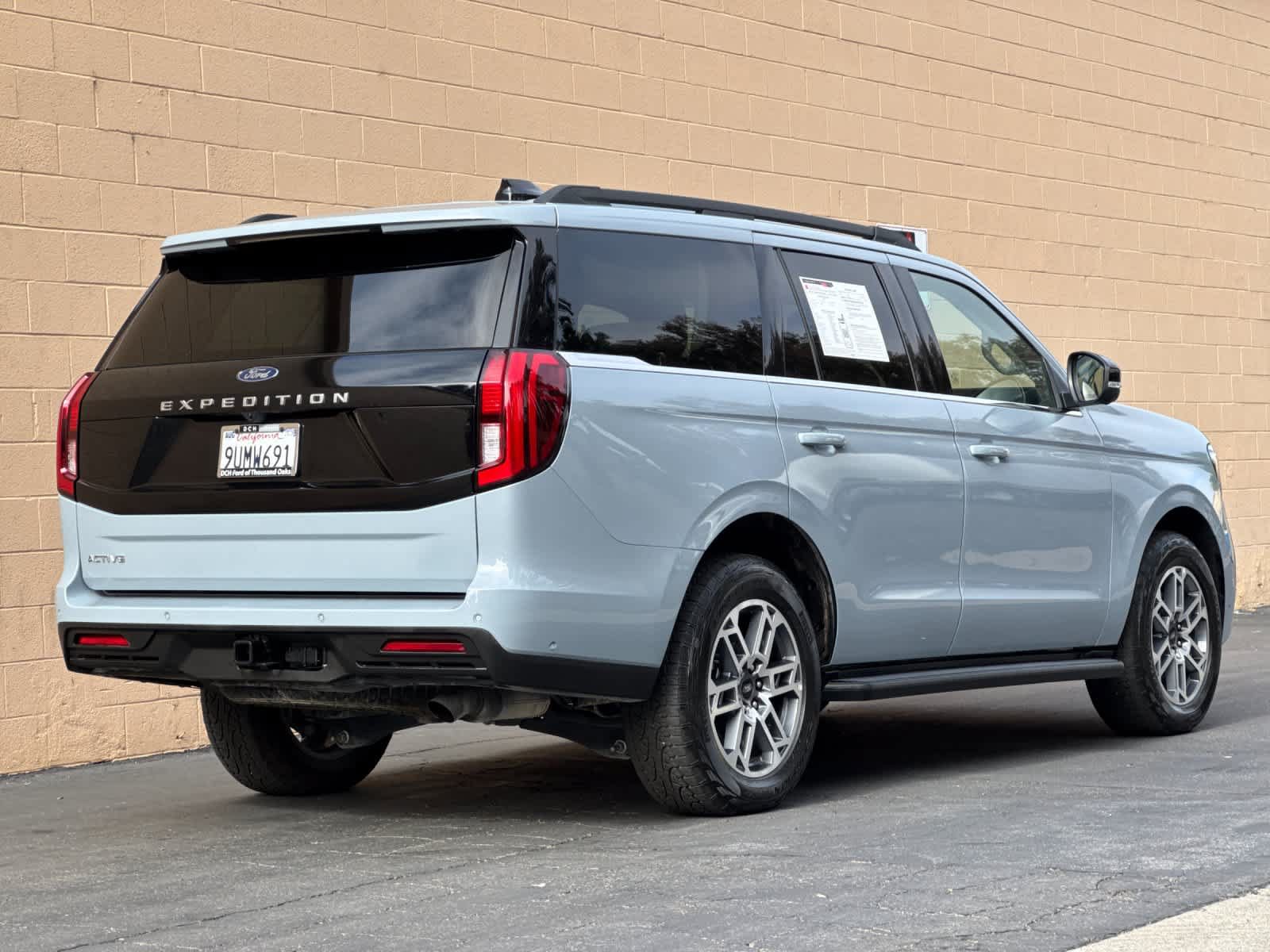 Certified 2025 Ford Expedition Active AWD/4WD image 2