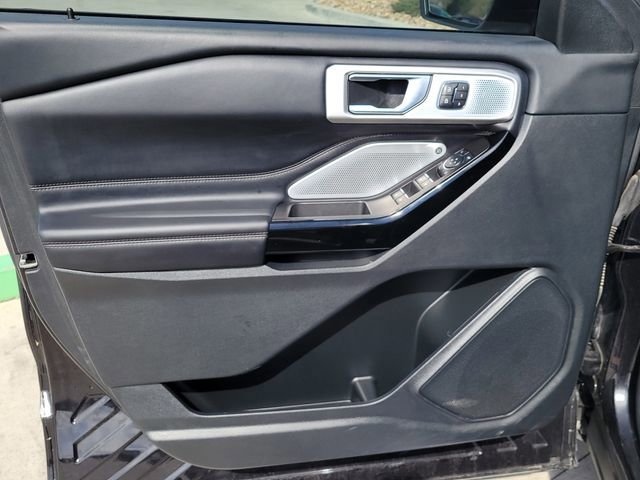 Certified 2023 Ford Explorer Platinum w/ Technology Package image 8