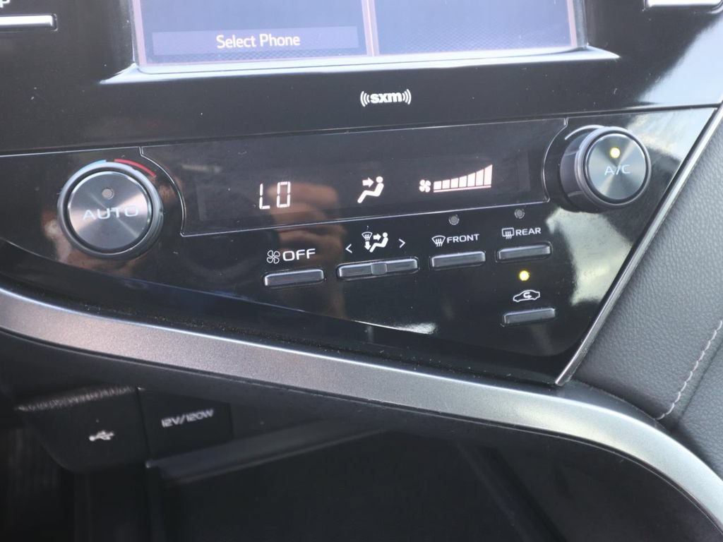 Used 2020 Toyota Camry SE FWD image 20