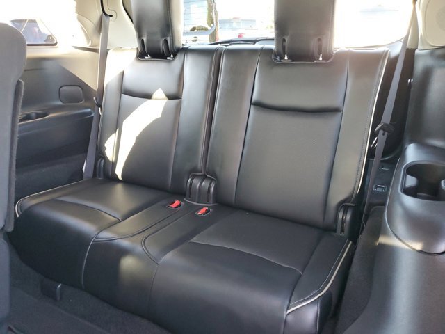 Used 2019 INFINITI QX60 Luxe w/ Essential Package image 14