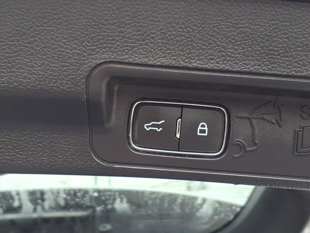 Certified 2022 Ford Explorer XLT w/ Equipment Group 202A image 13