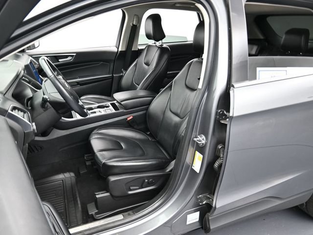Certified 2022 Ford Edge Titanium AWD/4WD image 11