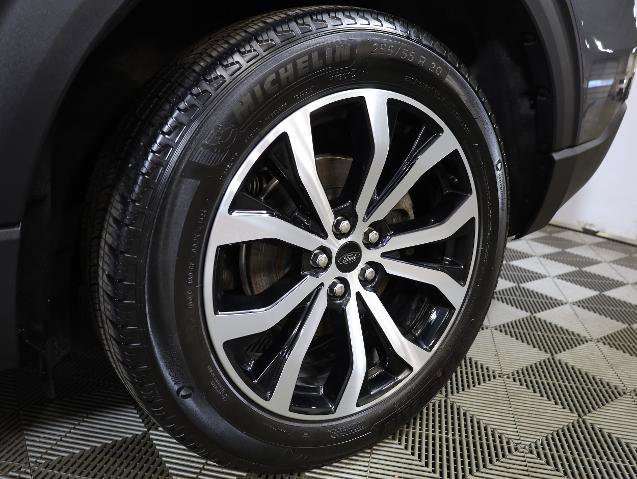 Certified 2025 Ford Explorer ST-Line AWD/4WD image 36