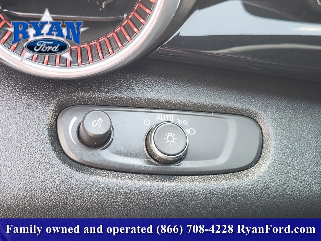 Used 2025 Chevrolet Trax RS w/ Driver Confidence Package image 16