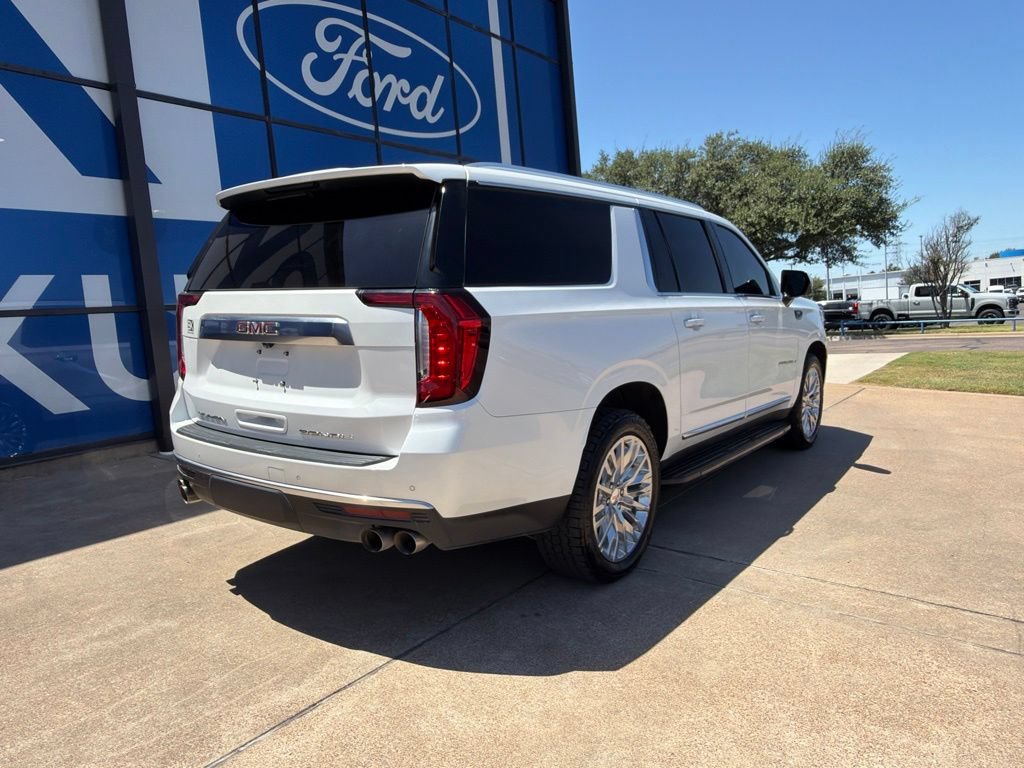 Used 2023 GMC Yukon XL Denali AWD/4WD image 7