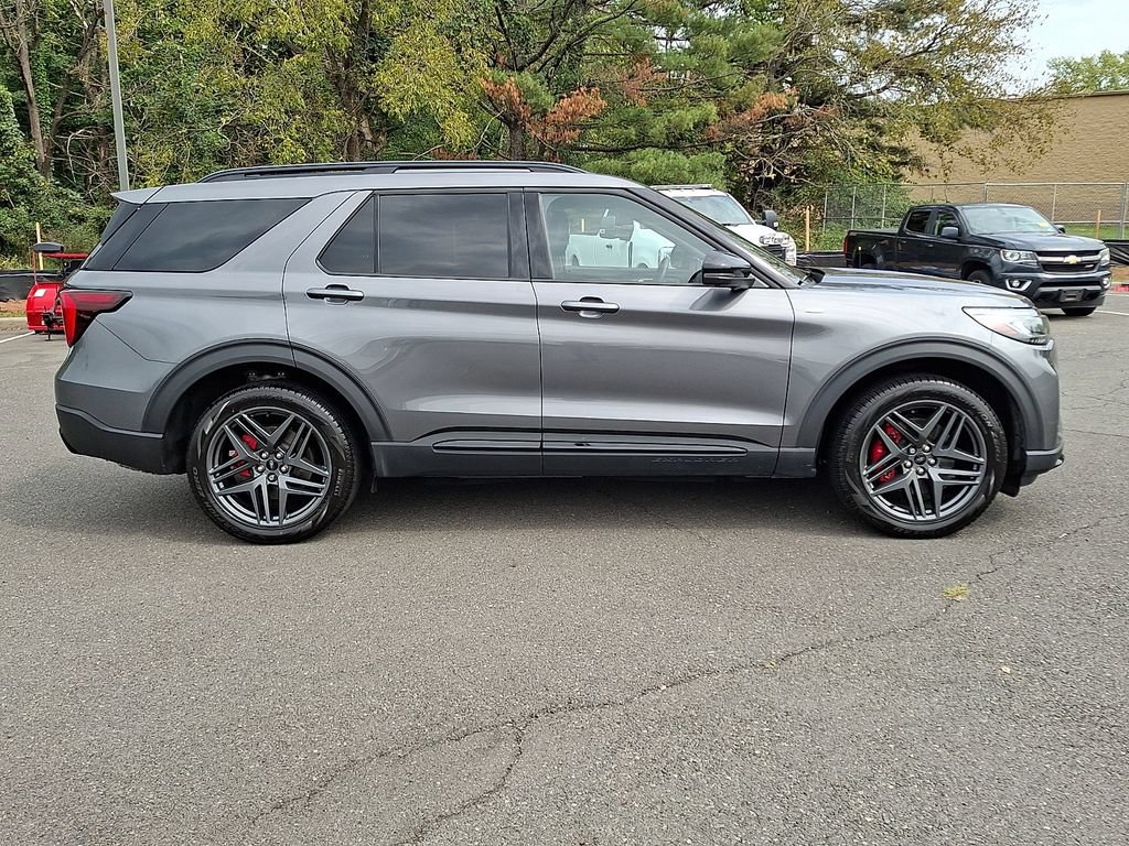 Certified 2025 Ford Explorer ST-Line w/ Premium Package AWD/4WD image 10