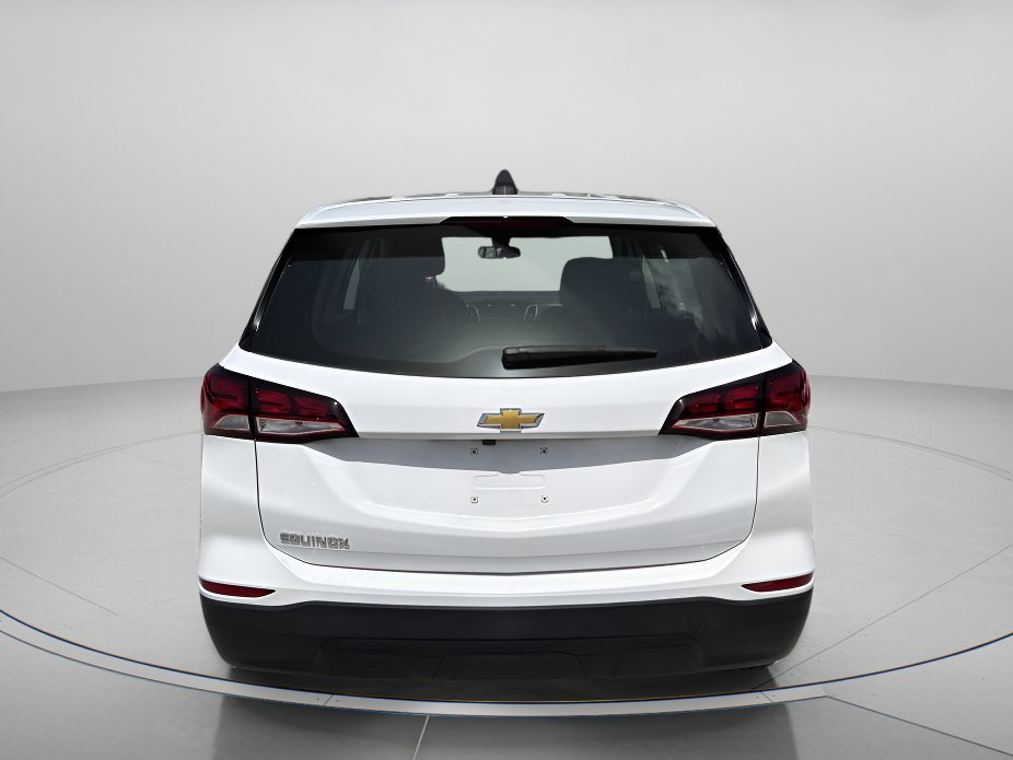 Used 2024 Chevrolet Equinox LS FWD image 4