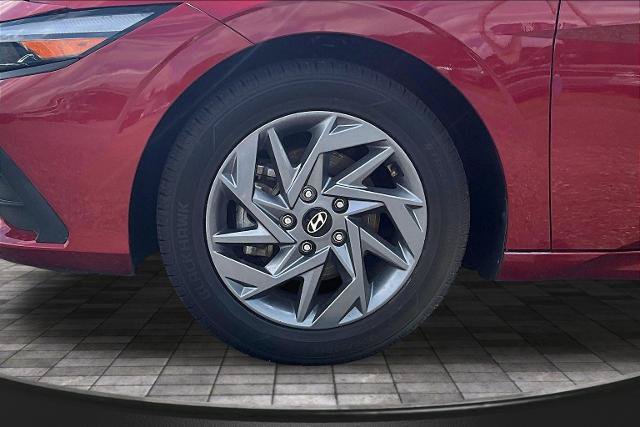 Used 2024 Hyundai Elantra SEL FWD image 9