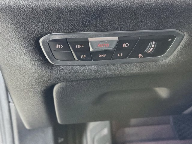 Used 2019 BMW X5 xDrive40i w/ Convenience Package AWD/4WD image 12