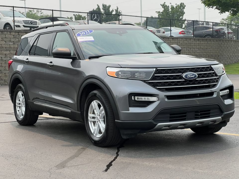 Certified 2021 Ford Explorer XLT w/ Equipment Group 202A AWD/4WD image 39