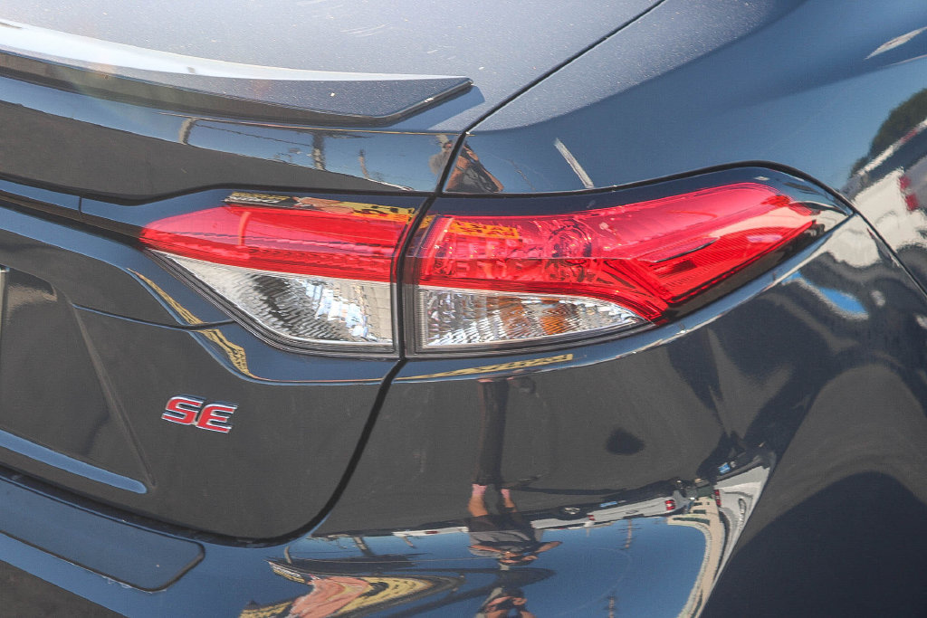 Used 2025 Toyota Corolla SE FWD image 12