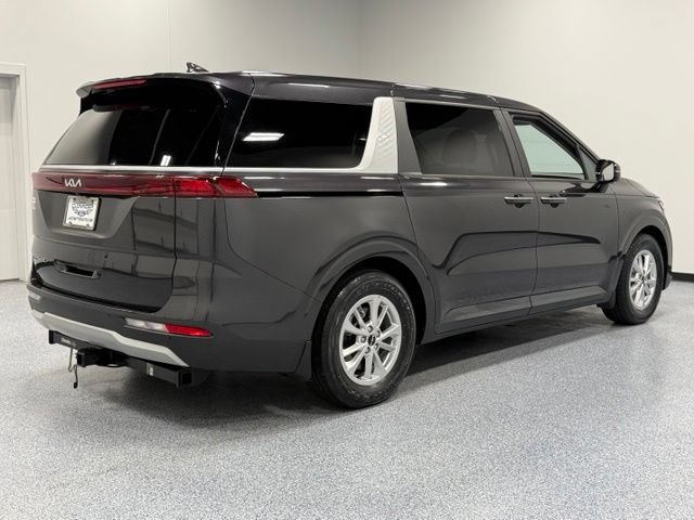 Used 2022 Kia Carnival LX FWD image 12